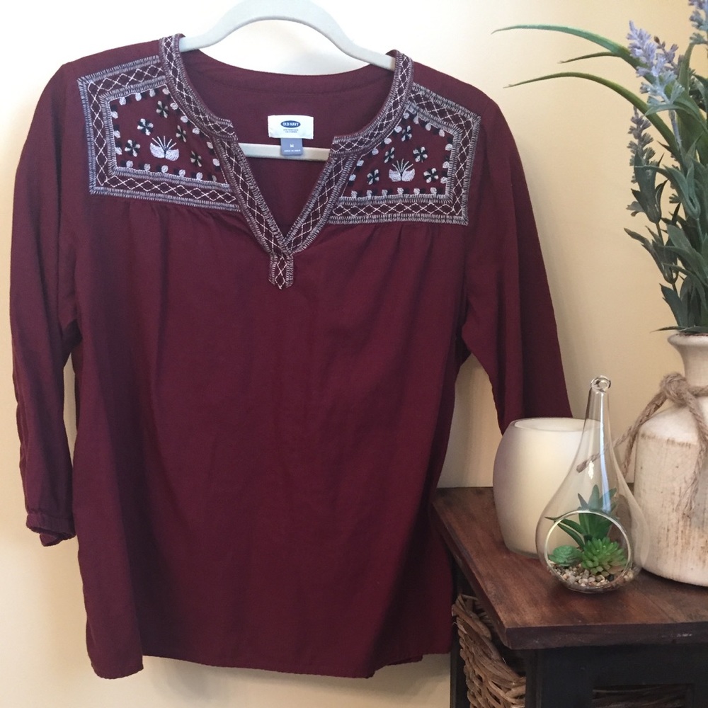 🌻3 FOR 10🌻 • LIKE NEW 🏵  3/4 in cotton sleeve